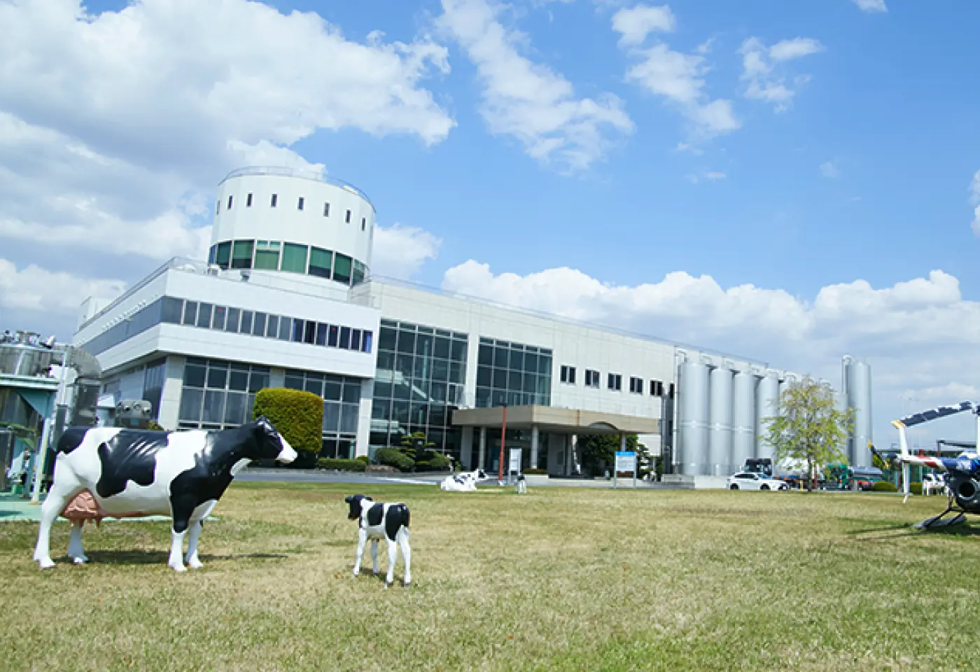 トモヱ乳業社屋外観